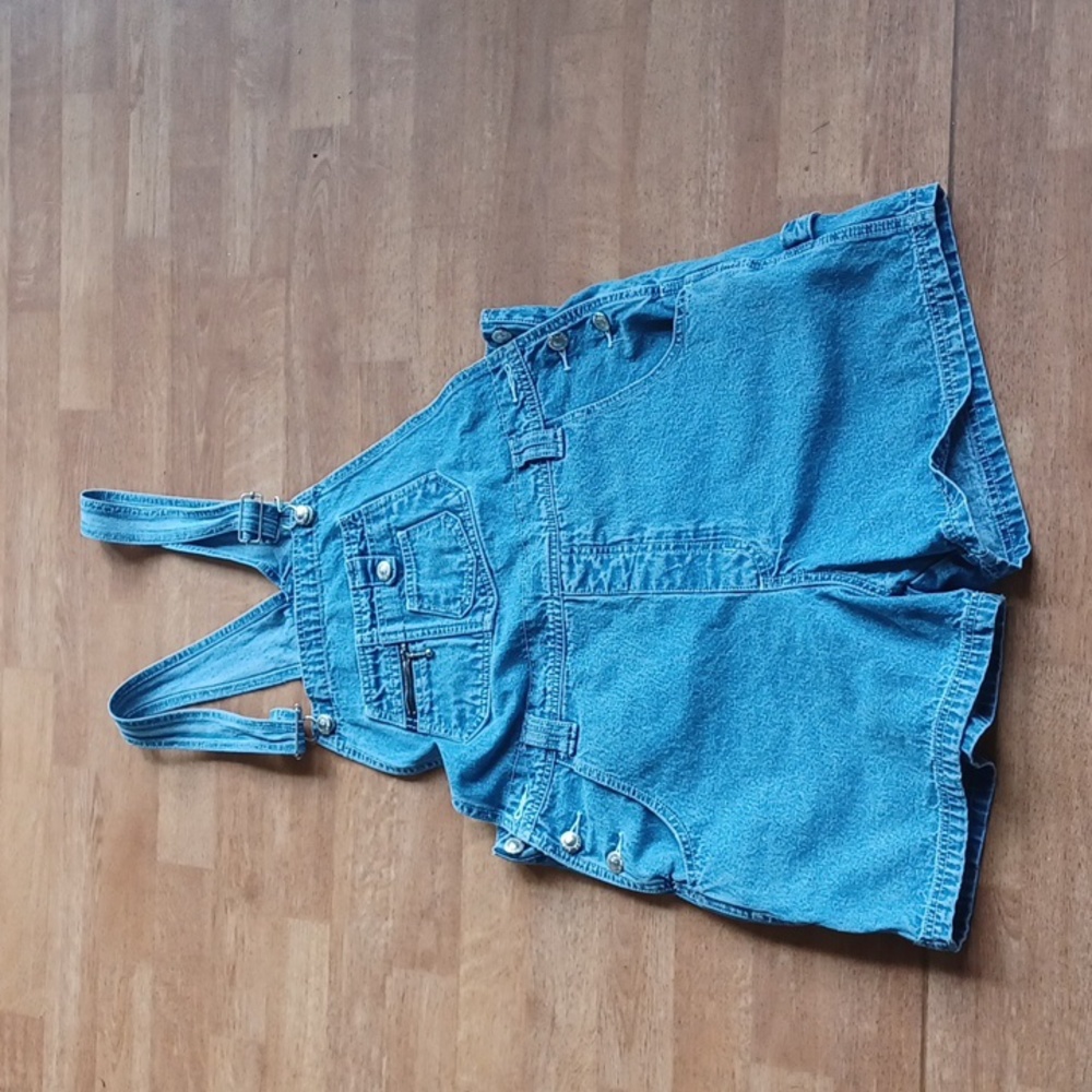 Carolina blues bided shorts size large